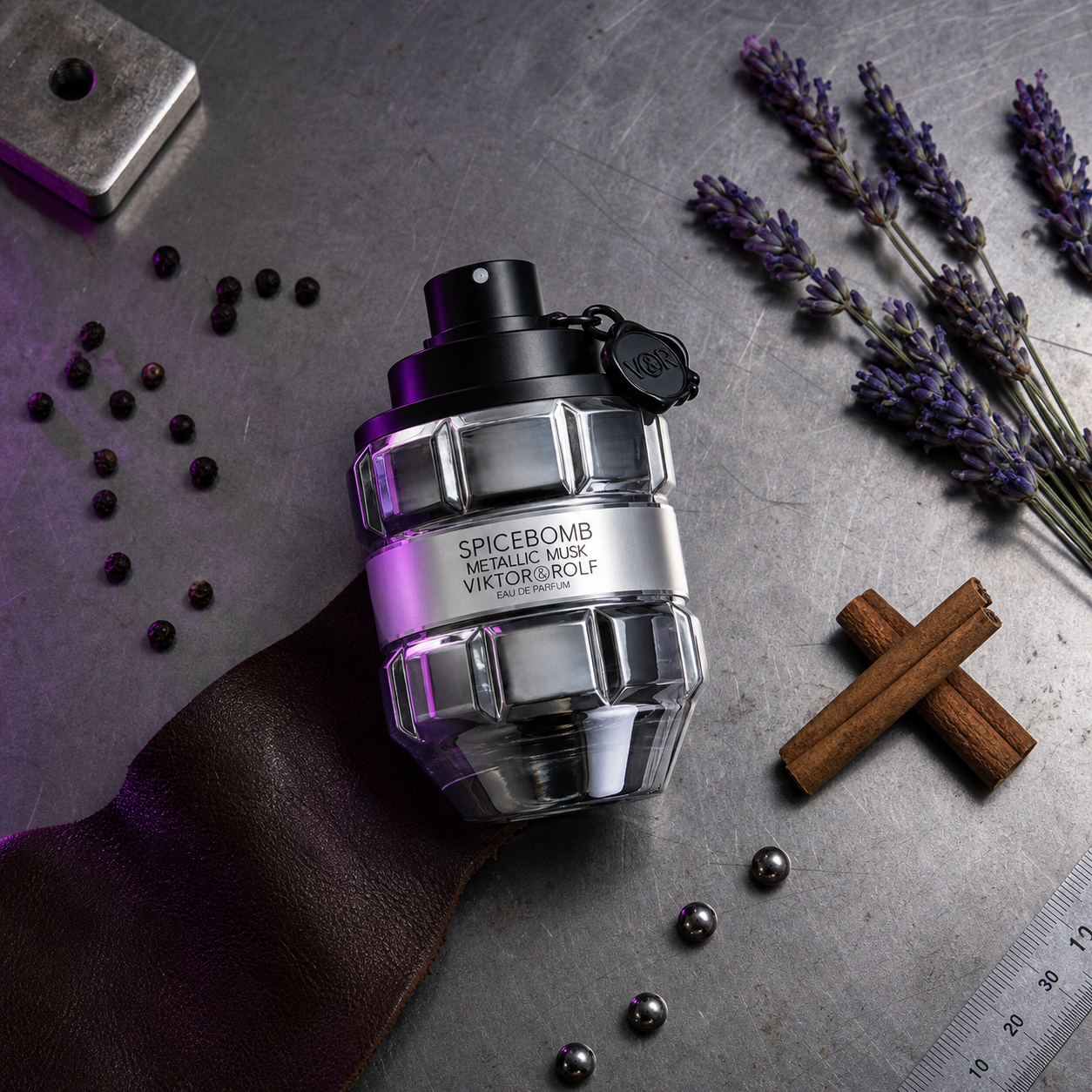 Spicebomb Metallic Musk